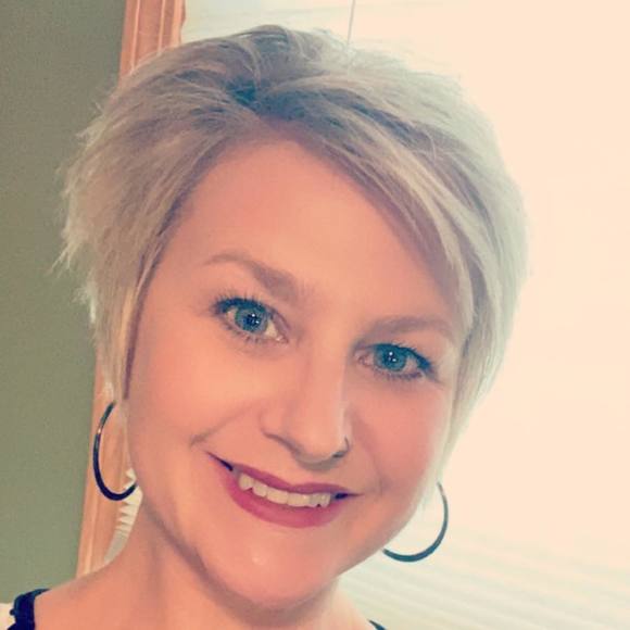 Meet your Posher, Brooke - Picture 1 of 1